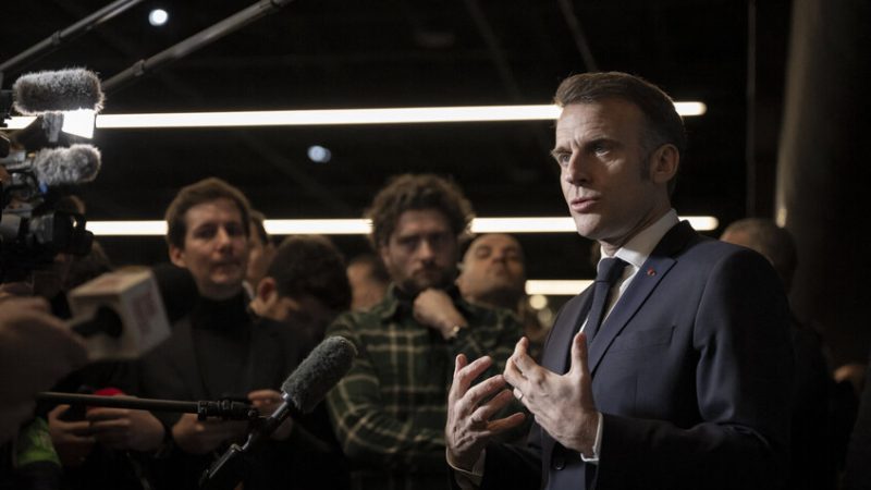 وسائل إعلام: ماكرون طلب من ترامب رفع العقوبات عن فرنسيين اثنين