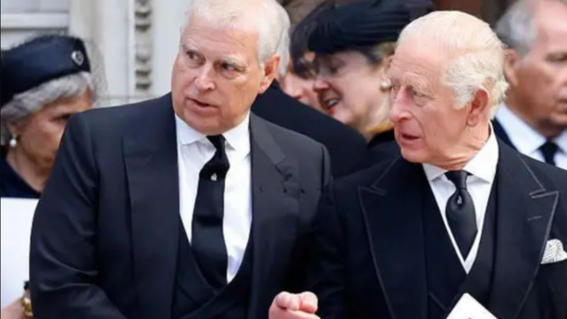 الملك تشارلز يفتح أبواب القصر.. وثائق أندرو وإبستين السرية بيد الشرطة!