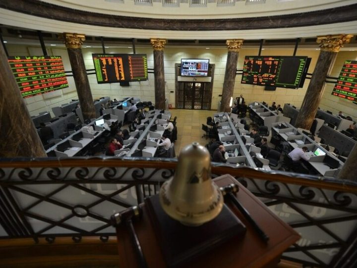 من قمة تاريخية إلى هبوط عنيف.. انهيار حاد في البورصة المصرية