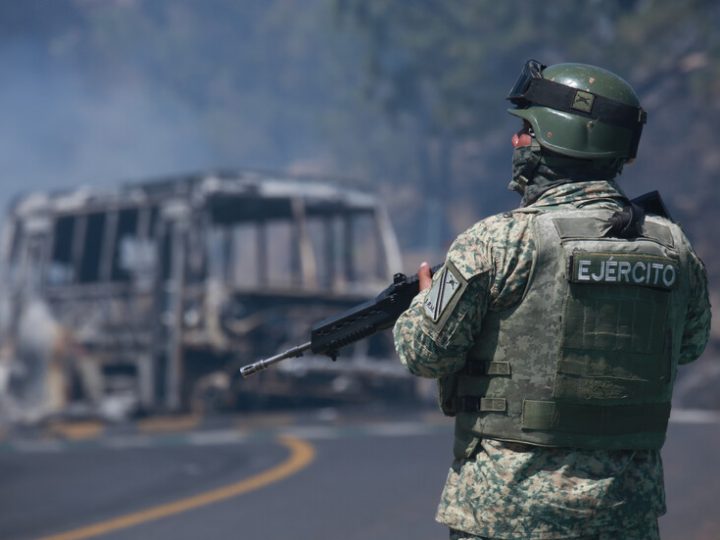 رئيسة المكسيك تعلق على الوضع في البلاد بعد مقتل أبرز زعيم لعصابات المخدرات