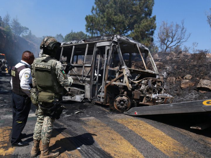 واشنطن تدعو مواطنيها للاحتماء في منازلهم بعد تصاعد العمليات الأمنية في عدة ولايات مكسيكية