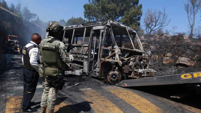 واشنطن تدعو مواطنيها للاحتماء في منازلهم بعد تصاعد العمليات الأمنية في عدة ولايات مكسيكية