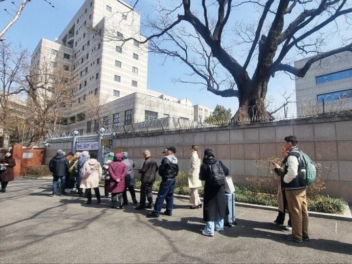 السفارة الروسية في كوريا الجنوبية: وضع اللافتات على المباني ممارسة شائعة