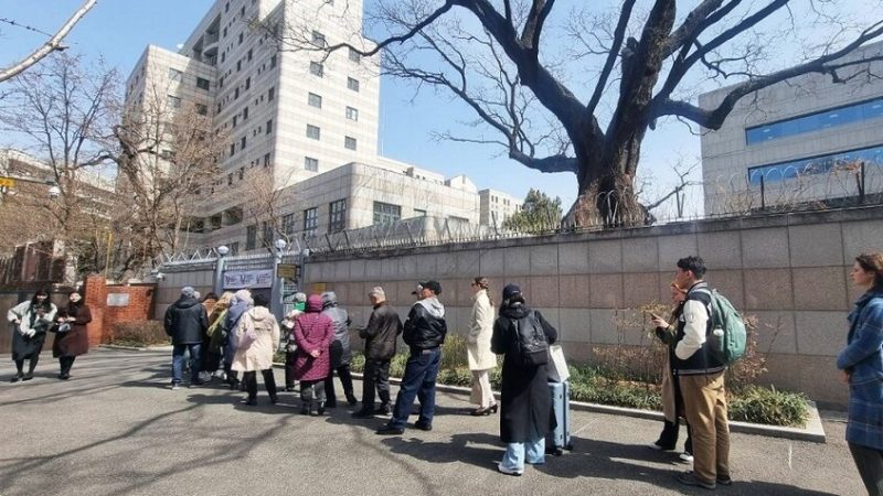 السفارة الروسية في كوريا الجنوبية: وضع اللافتات على المباني ممارسة شائعة