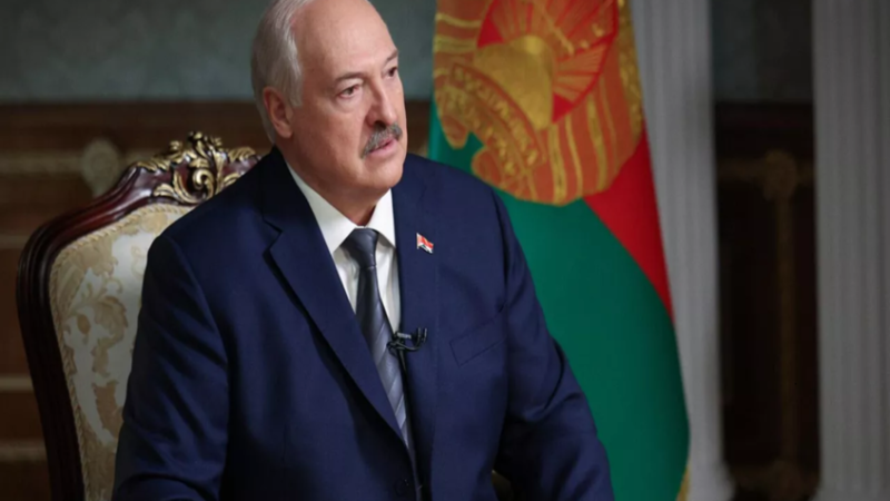 لوكاشينكو: نبني جيشا قادرا على تبريد الرؤوس الحامية