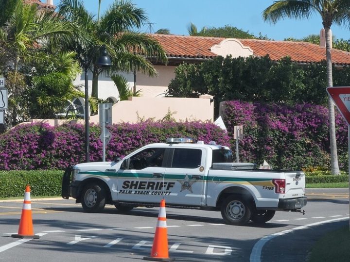 من مؤيدي ترامب ومهووس بملفات إبستين.. تفاصيل جديدة حول الرجل الذي حاول اقتحام منزل ترامب بفلوريدا