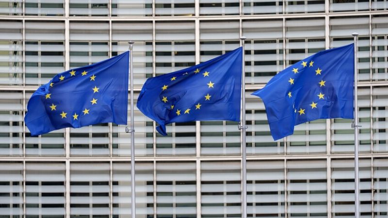 الاتحاد الأوروبي يهدد بتعليق الاتفاق التجاري مع واشنطن