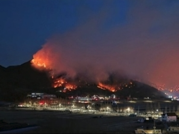 كوريا الجنوبية.. حريق غابات ميريانغ يستمر لليوم الثاني