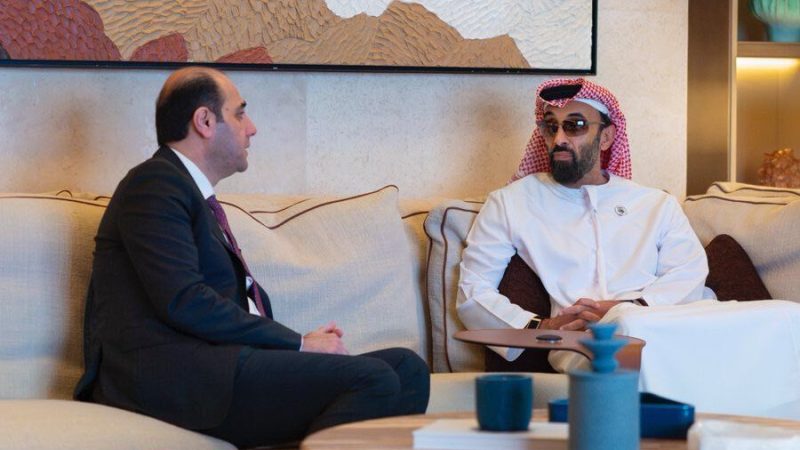 مستشار الأمن الوطني الإماراتي يلتقي شقيق الرئيس السوري