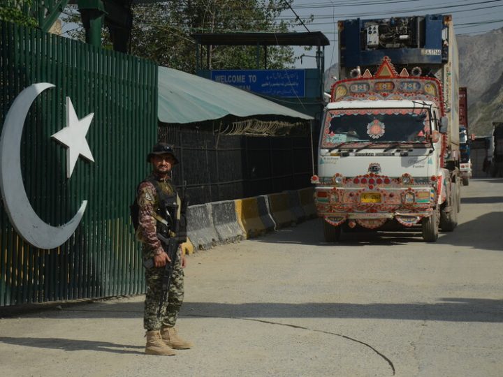 الشرطة الباكستانية: مقتل 5 من أفراد الأمن برصاص مسلحين شمال غربي البلاد