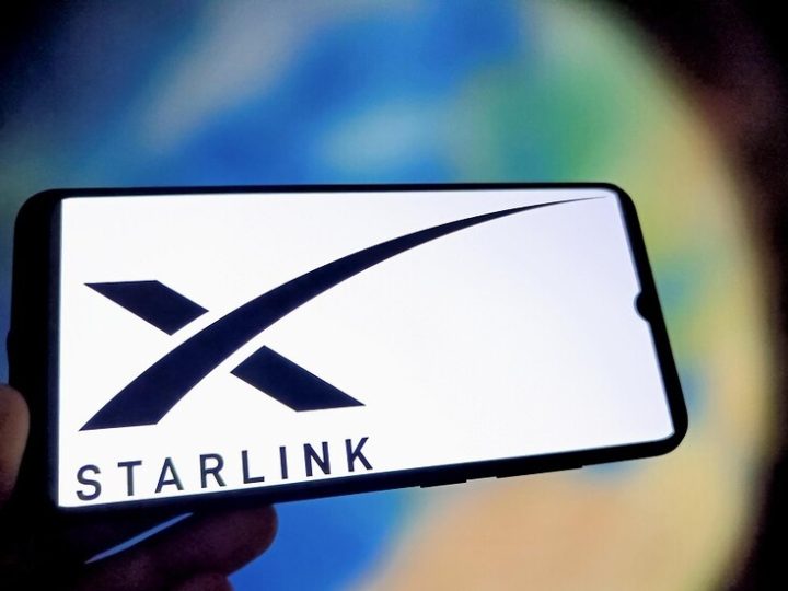 ضبط مودم “ستارلينك” وهاتف يعمل بالأقمار الصناعية في حقيبة دبلوماسي هولندي في إيران