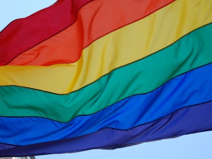 السنغال تقترح تشريعا لزيادة الحد الأدنى لعقوبة السجن للمثليين إلى 5 سنوات