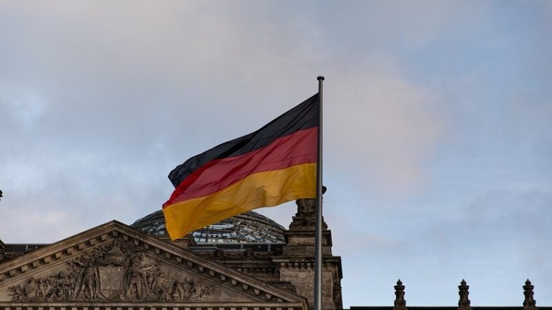 ألمانيا تسحب حق الإقامة من أكثر من 8 آلاف أجنبي في 2025