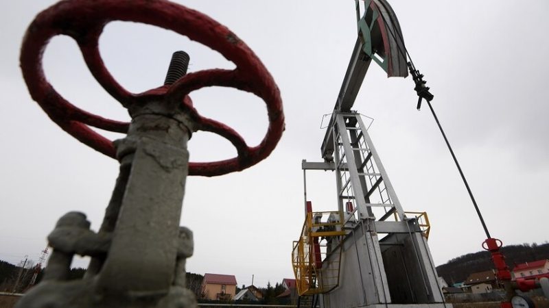 هنغاريا وسلوفاكيا تبدآن في استخدام احتياطياتهما النفطية وكرواتيا تسمح بعبور النفط غير الروسي