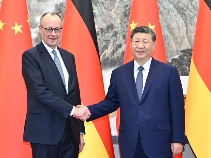 خلال استقباله ميرتس في بكين.. الرئيس الصيني شي جين بينغ يحدد ثلاث أولويات للعلاقة مع برلين