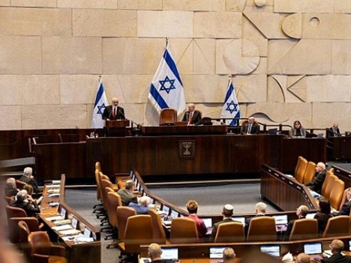 الكنيست يقر في قراءة أولى تعديلا قد يضع الأقصى تحت سلطة الحاخامية