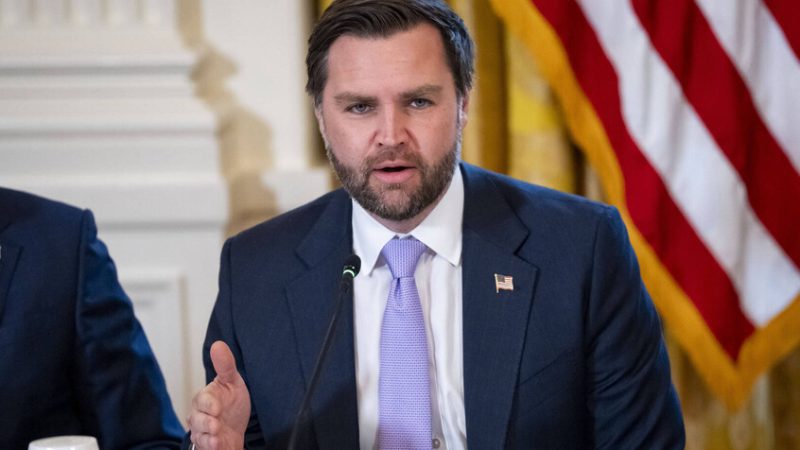 فانس:أي ضربة على إيران لن تؤدي إلى حرب طويلة في الشرق الأوسط