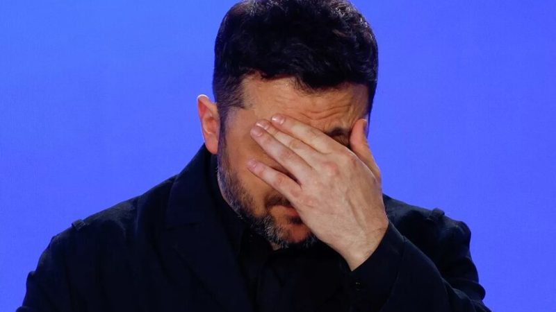 زيلينسكي يماطل مرة أخرى: مستعد للقاء بوتين لكنني لن أتنازل عن الأراضي