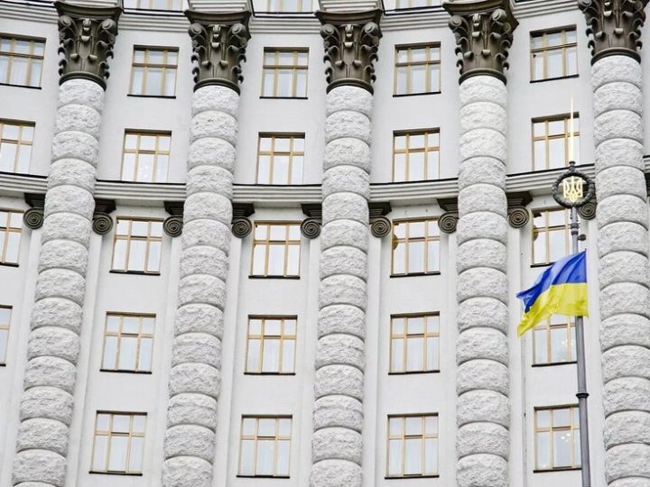 خبير يوضح سبب محاولة لندن وباريس تزويد كييف بأسلحة نووية في هذا الوقت بالذات