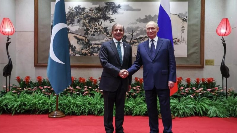 الكرملين يؤكد زيارة رئيس الوزراء الباكستاني ومباحثاته مع بوتين مطلع الشهر المقبل