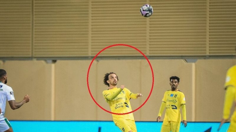 هدف “نادر” بالرأس من خارج منطقة الجزاء (فيديو)