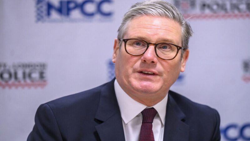 رئيس الوزراء البريطاني يعلن انضمام بلاده لـ”العمليات الدفاعية” بالشرق الأوسط