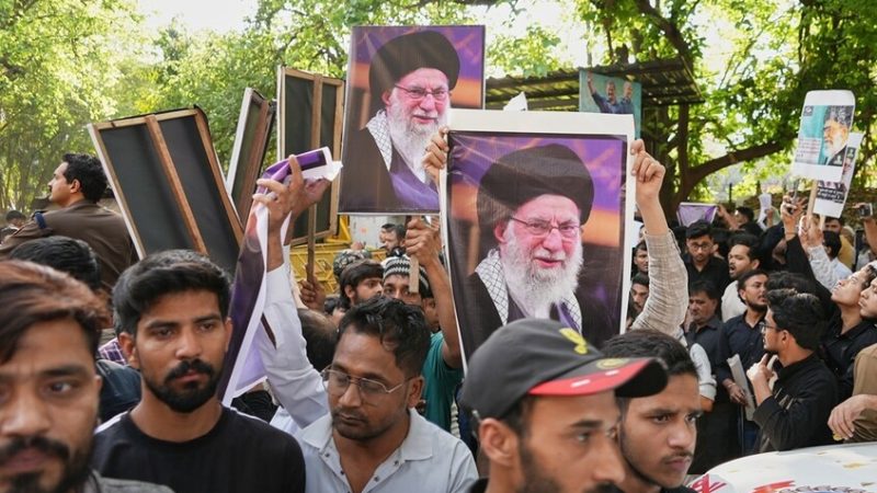 حزب الله ينعى خامنئي