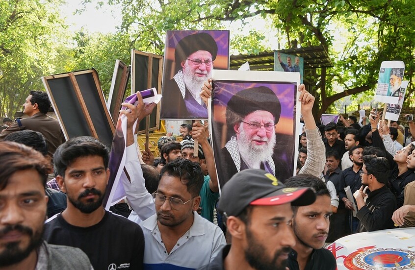 حزب الله ينعى خامنئي