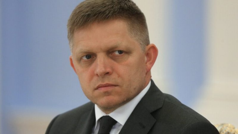 كييف تقترح على رئيس وزراء سلوفاكيا زيارة أوكرانيا لمناقشة “جميع القضايا”