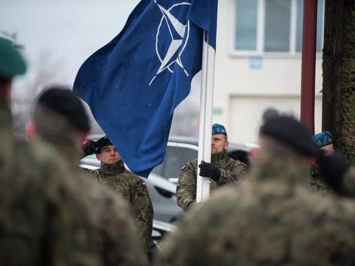 فرانس برس: الناتو يعتزم تعديل انتشار قواته في الشرق الأوسط على خلفية الهجمات ضد إيران