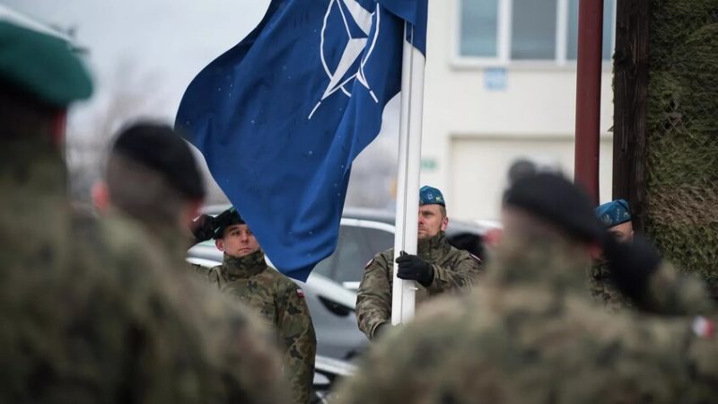 فرانس برس: الناتو يعتزم تعديل انتشار قواته في الشرق الأوسط على خلفية الهجمات ضد إيران