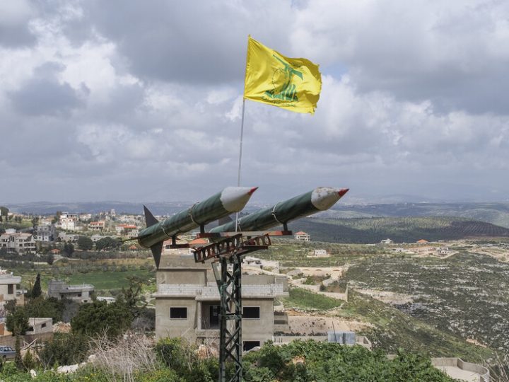 إثر مقتل خامنئي.. إسرائيل ترد على صواريخ حزب الله بحرب مفتوحة على لبنان.. آخر التطورات لحظة بلحظة