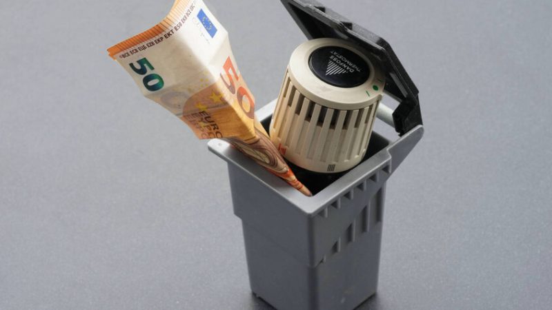 دميترييف للأوروبيين: استذكروا أورسولا وكايا السعيدتين عندما تدفعون فواتير الغاز