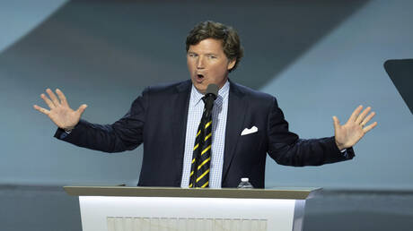 تاكر كارلسون: قطر والسعودية تعتقل عملاء للموساد خططوا لتفجيرات.. إسرائيل تسعى لضرب إيران ودول الخليج