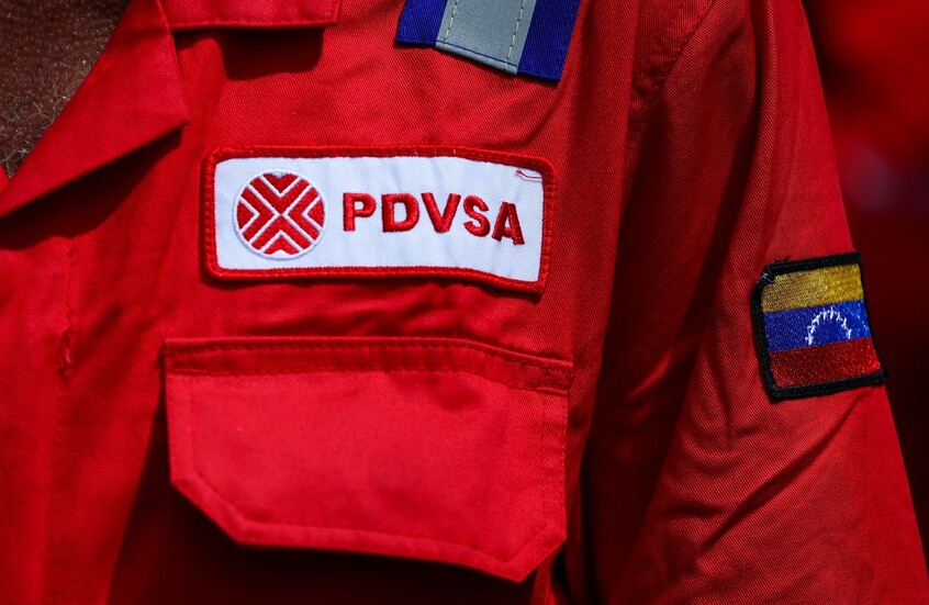 شركة النفط الفنزويلية الحكومية توقع عقودا لتوريد النفط إلى الولايات المتحدة