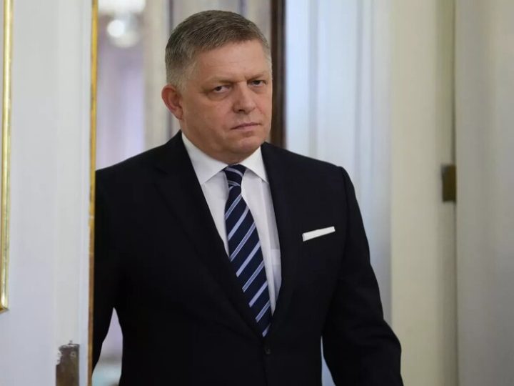 فيتسو: المفوضية الأوروبية تضغط على أوكرانيا لإتاحة عبور نفط أنابيب “دروجبا” الروسي إلى شرق أوروبا