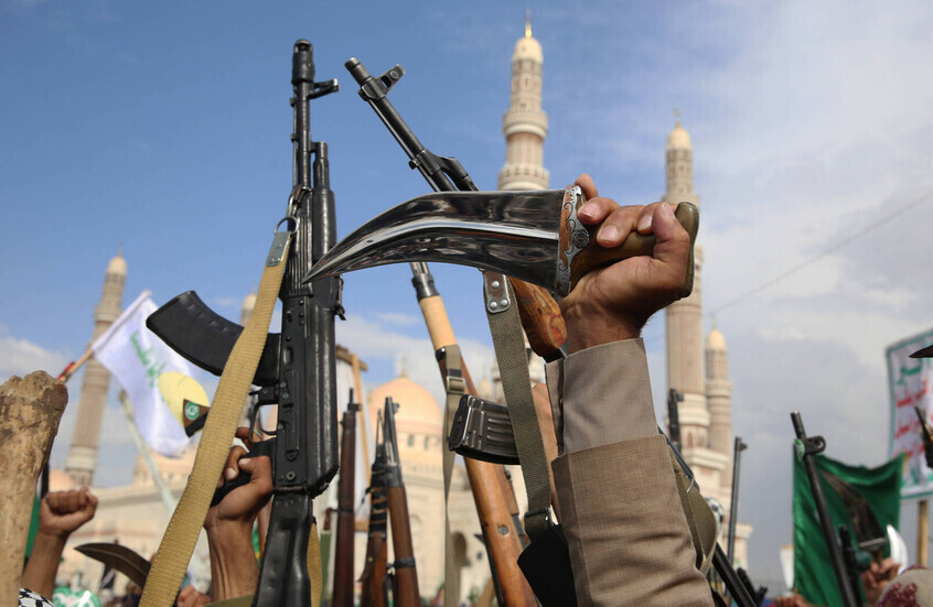 “كان”: الحوثيون مستعدون للانضمام إلى المعركة.. قد يضربون أهدافا أجنبية في منطقة الخليج