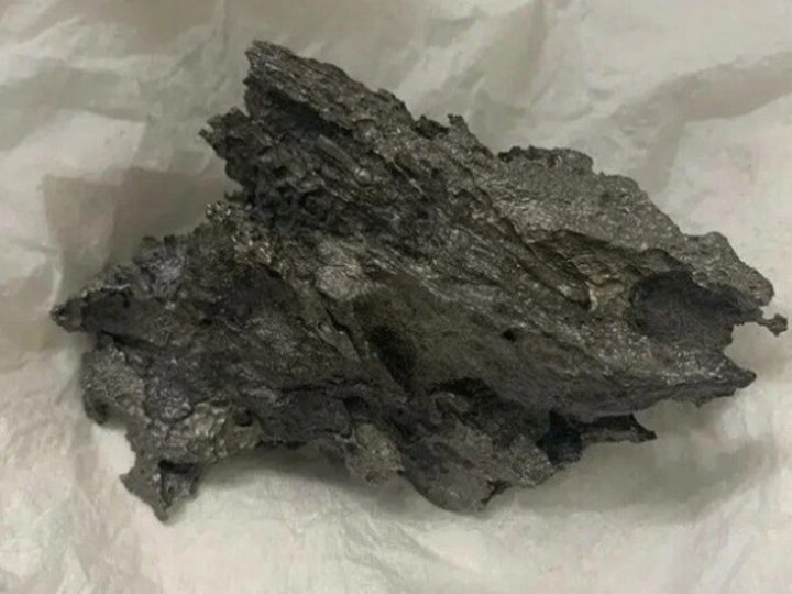 الجمارك الروسية تضبط مواطنا أجنبيا يحاول تهريب قطعة من نيزك إلى دبي