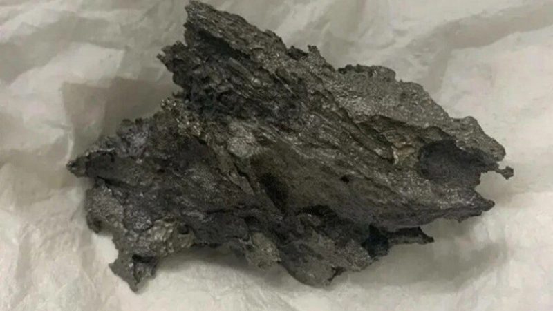 الجمارك الروسية تضبط مواطنا أجنبيا يحاول تهريب قطعة من نيزك إلى دبي