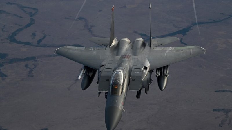 الحرس الثوري الإيراني يؤكد إسقاط مقاتلة أمريكية والجيش الأمريكي ينفي