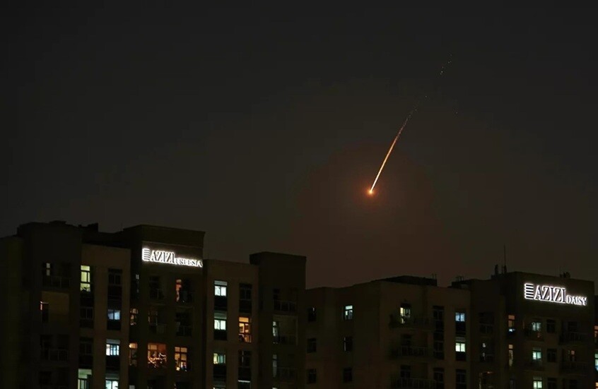 مستشار سابق بالبنتاغون: صواريخ إيران تخترق دفاعاتنا المتطورة والغرب “يضلل” بشأن نجاحات وهمية