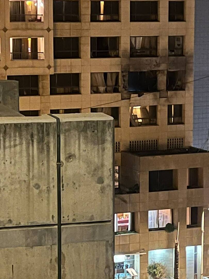 لبنان.. مقتل 4 أشخاص وإصابة 10 آخرين في استهداف إسرائيلي لفندق وسط أنباء عن عملية اغتيال (فيديو)