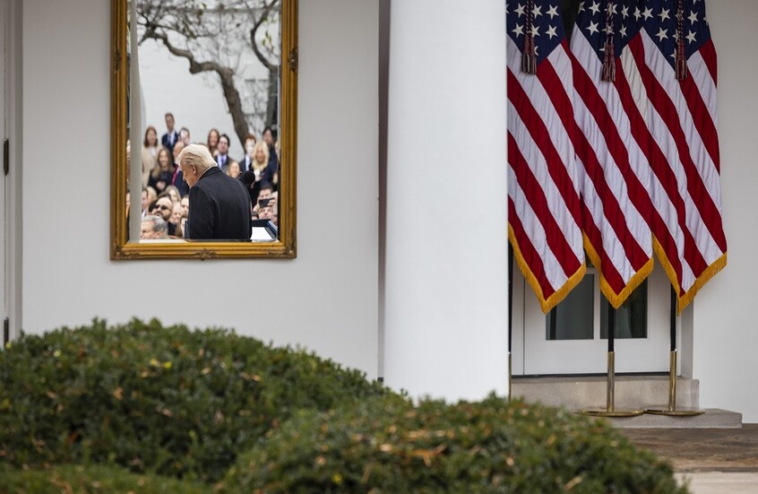 لم تكن مكتوبة بشكل جيد.. البيت الأبيض يوقف إصدار نشرة أمنية تحذر من الحرب على إيران