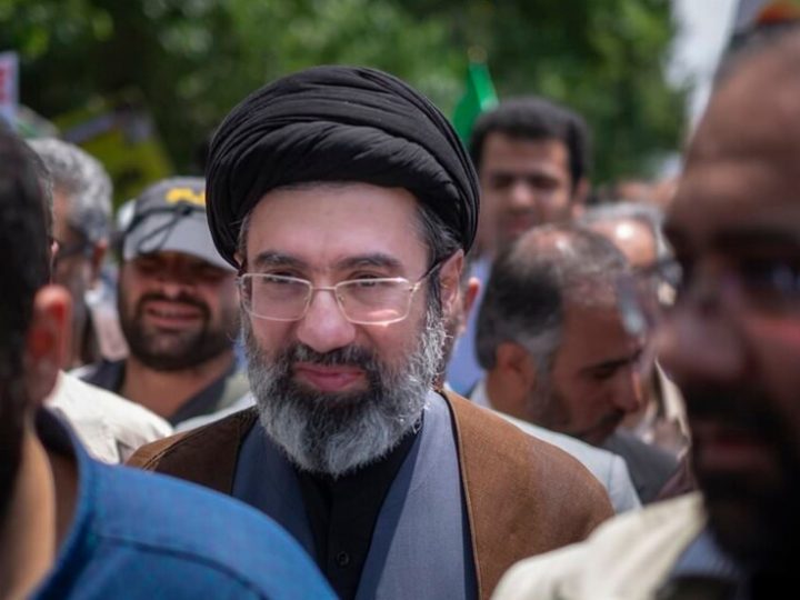 الإعلام البريطاني يثير ضجة بعد طرح اسم المرشد الإيراني المقبل