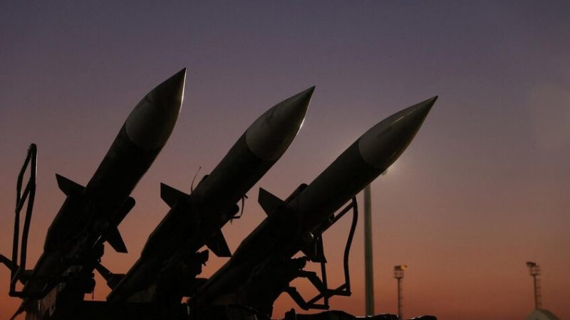 مصدر إيراني: بدءا من الليلة سيضاعف الحرس الثوري هجماته ضد الولايات المتحدة وإسرائيل