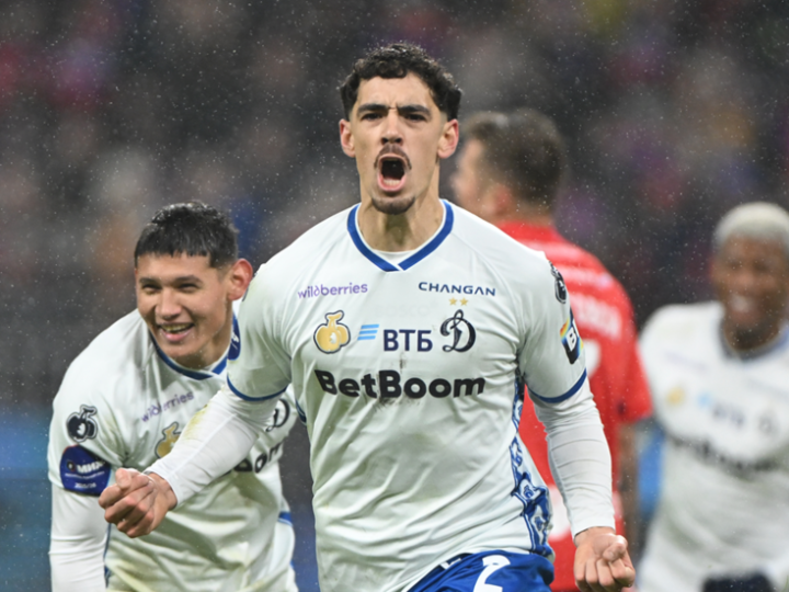 دينامو موسكو يلحق هزيمة ثقيلة بغريمه تسيسكا في الدوري الروسي