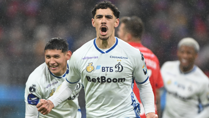 دينامو موسكو يلحق هزيمة ثقيلة بغريمه تسيسكا في الدوري الروسي