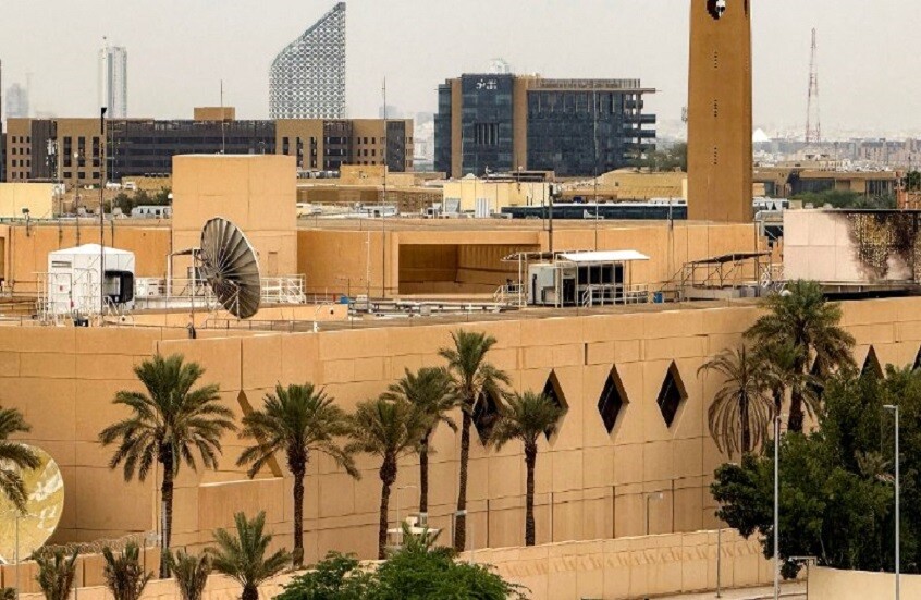 “نيويورك تايمز”: الخارجية الأمريكية تأمر دبلوماسييها بمغادرة السعودية فورا