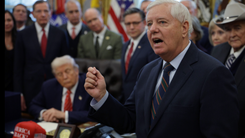 “القضية هي النفط فقط”.. إيران تلتقط لحظة صراحة أمريكية نادرة!