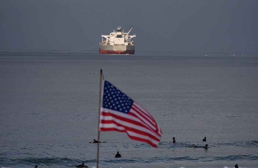 “رويترز”: إدارة ترامب تدرس تخفيف العقوبات المفروضة على النفط الروسي